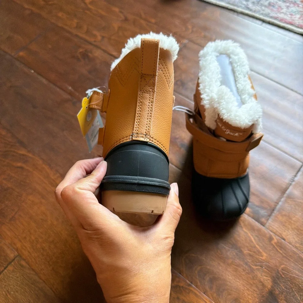 Cat & Jack Denver Tan Waterproof Snow Boots Faux Fur Trim Toddler Size 9 NEW